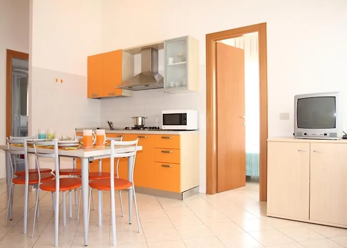 Two- Bedroom Flat With Sea View In Apartman