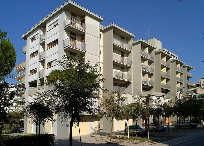 Two- Bedroom Flat With Sea View In