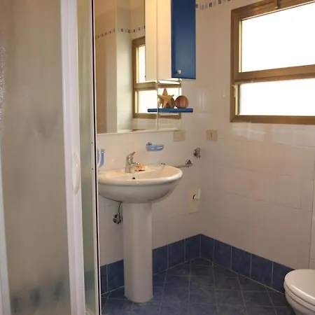 Two- Bedroom Flat With Sea View In Apartment Bibione