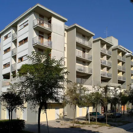 Two-bedroom Flat With Sea View In