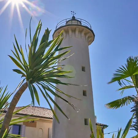 Two-bedroom Flat With Sea View In *