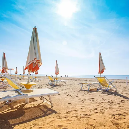 Appartamento Two-bedroom Flat With Sea View In *