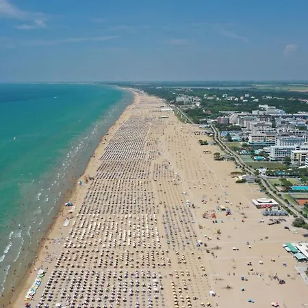 Two-bedroom Flat With Sea View In Appartamento *