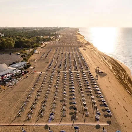 Two- Bedroom Flat With Sea View In Bibione