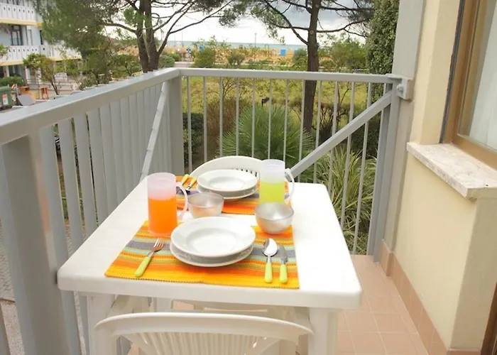 Two- Bedroom Flat With Sea View In Bibione